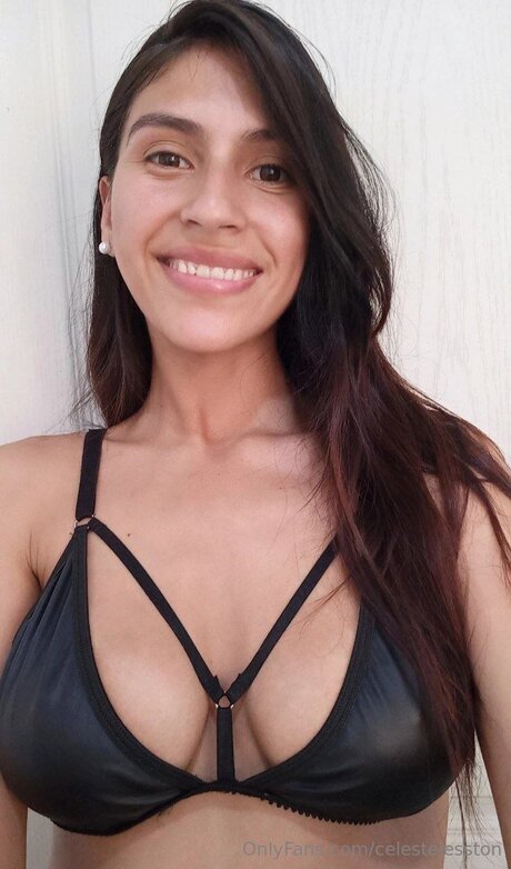 Celestelesston model nude photos