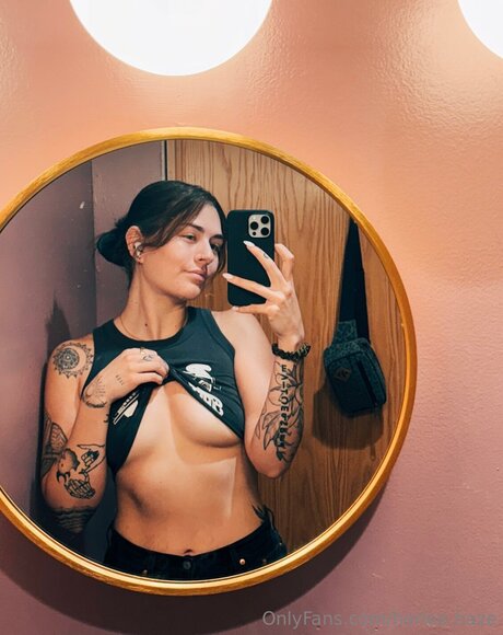 Harlee Haze hot model photo