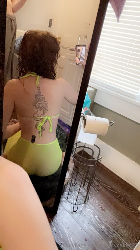 Bunnycake420 pornographic star pic