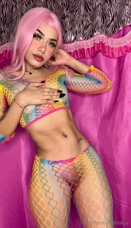 Lalyv xxx model img