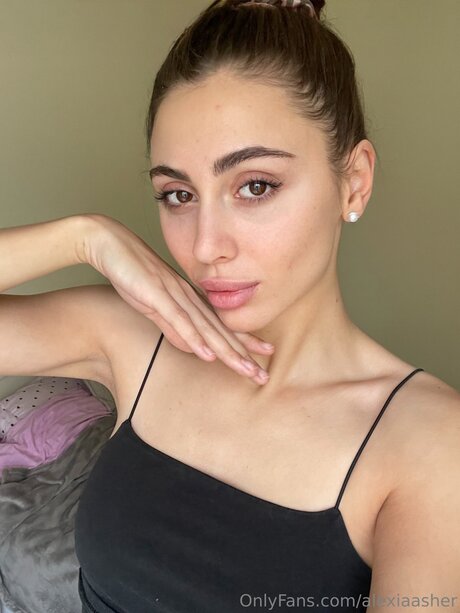 Alexiaasher pornstar naked photo
