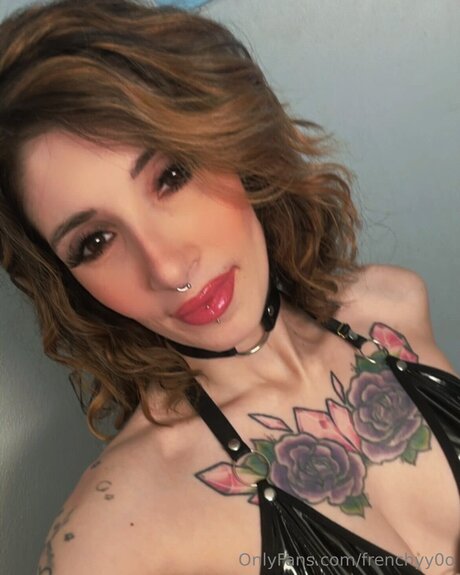 Frenchyy0o pornstar exclusive pics