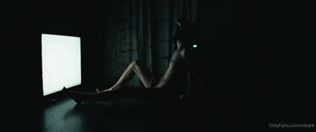 Obark naked model image