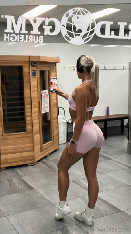 Bellaxmaexo high quality pornstar gallery