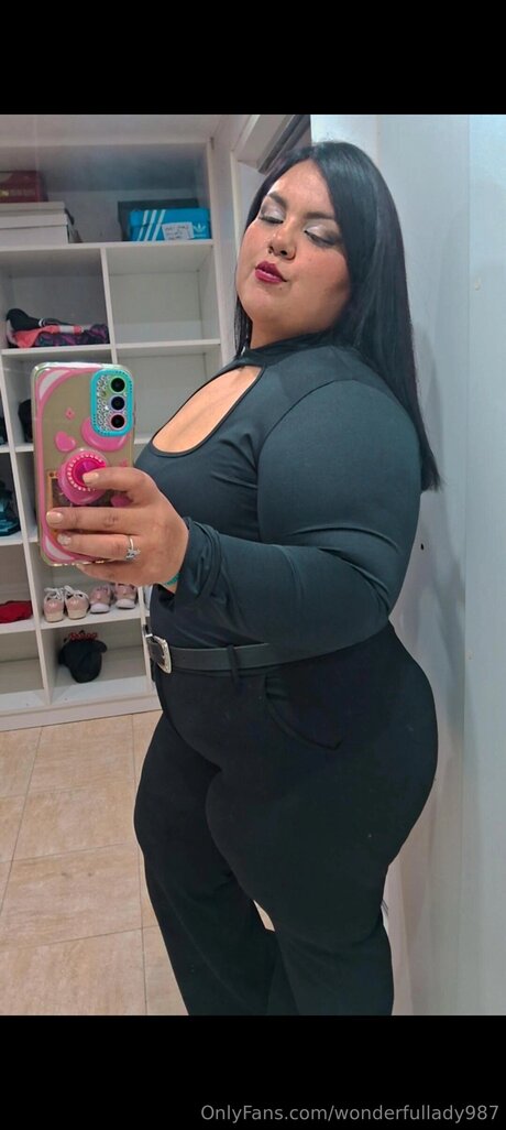 Wonderfullady987 model hd image