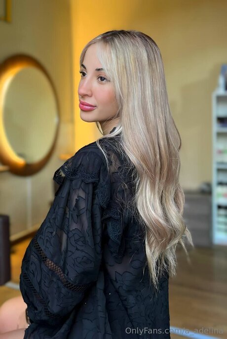 A Adelina beautiful model photos