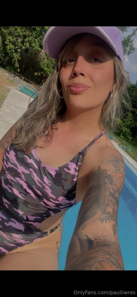 Pauliiwres model sexy pics