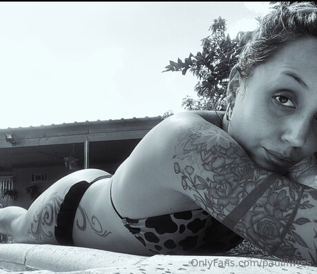Pauliiwres model adult image