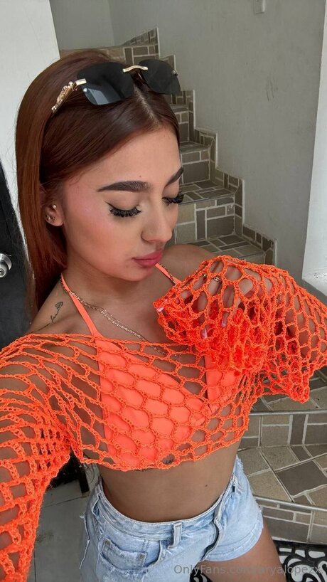 Aryalopezx model adult gallery