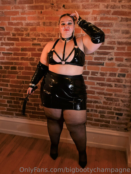 Bigbootychampagne hd model photos