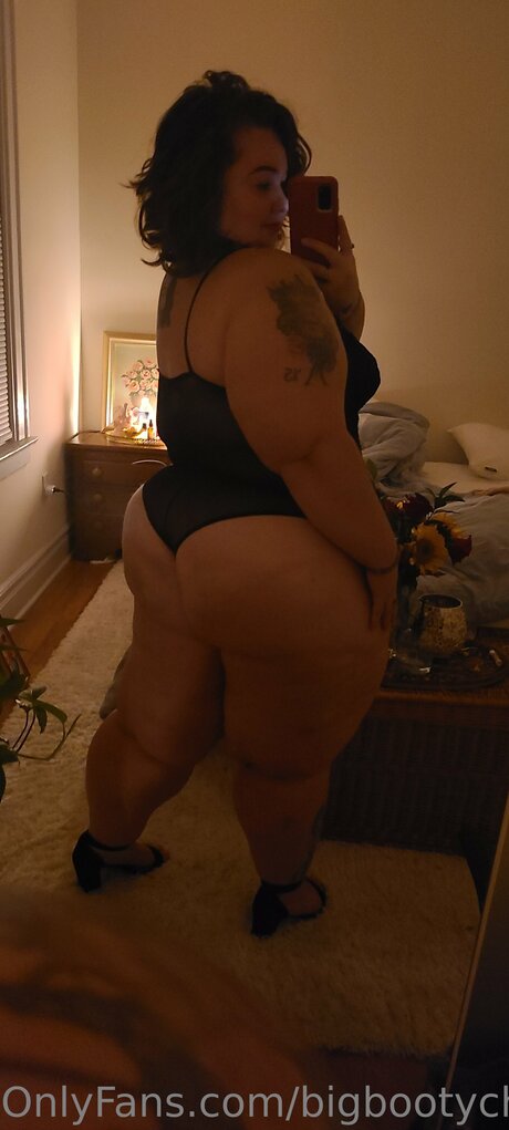 Bigbootychampagne hd model galleries