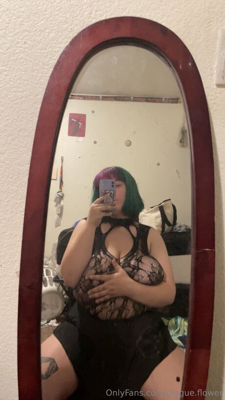 Plague Flower model naked pictures