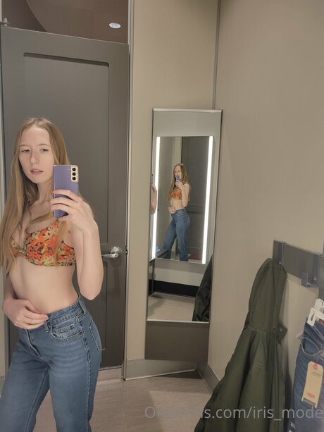 Thebunnyiris pornstar img