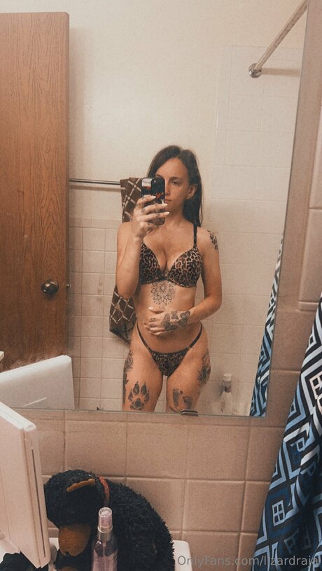 Lizardraja pretty pornstar image