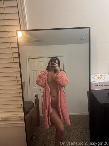 Lissygirl20 top profile image