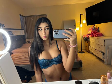 Callmepeachhh pornstar nudes pics