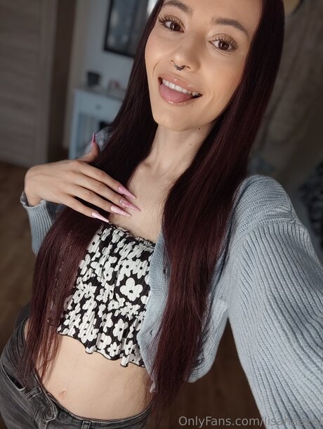 Lisahaazel sexy model image