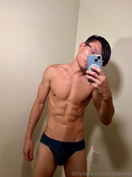 Sxyfshrmn model pornographic image