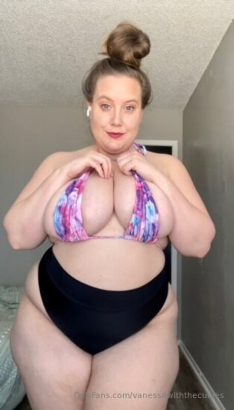 Vanessawiththecurves high quality star pic