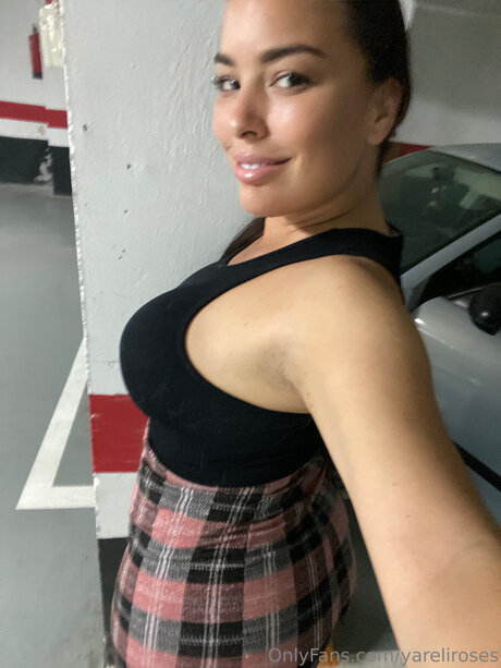 Yareliroses model free galleries