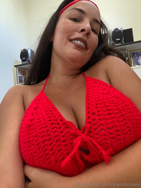 Yareliroses sexy model picture