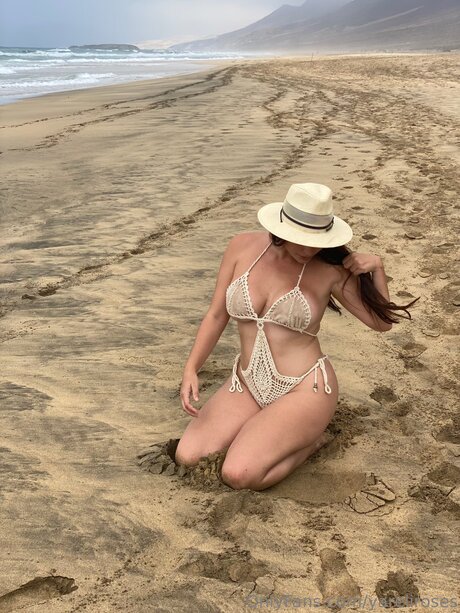Yareliroses model best img