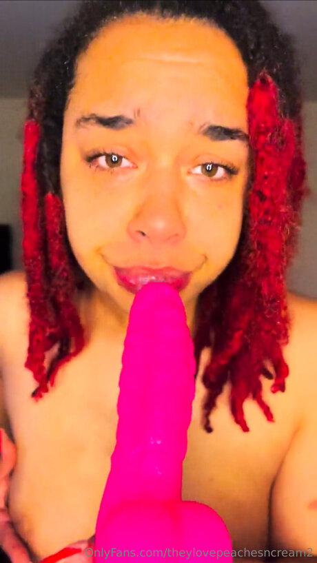Freepeachesncream perfect pornstar gallery