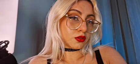 Cherrygoth model adult pic