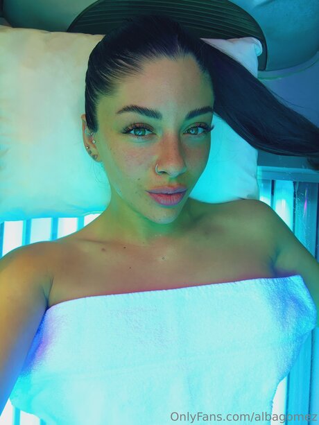 Albagomez star naked pics