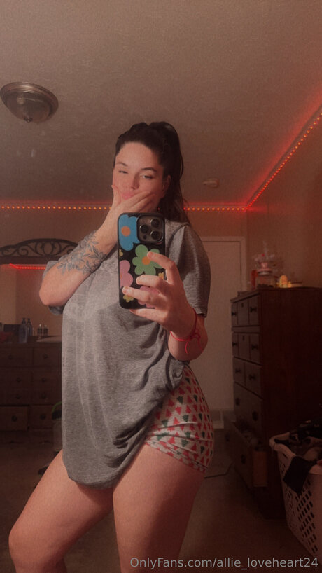 Allie Loveheart24 pornstar pretty images
