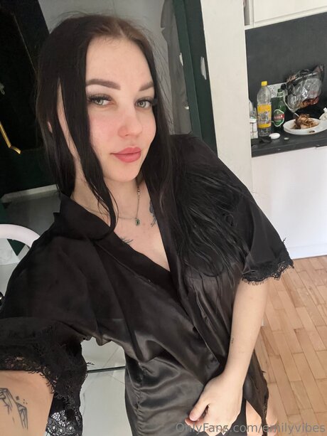 Emilyvibes pornographic star galleries