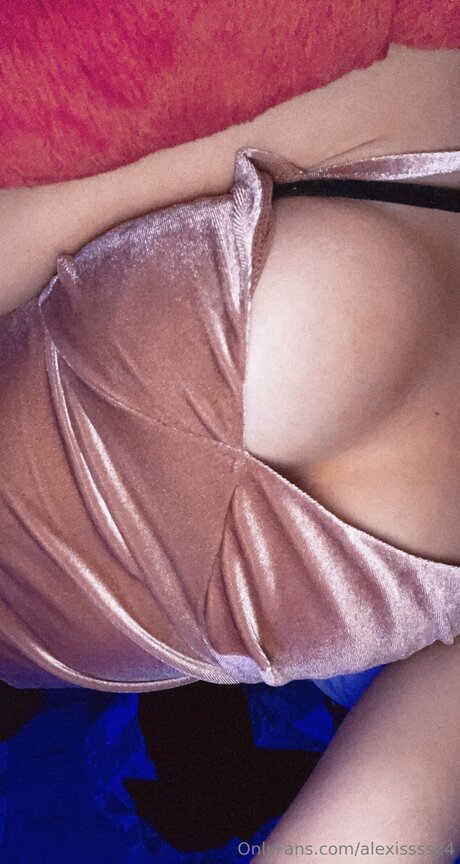 Alexissss24 sex model archive