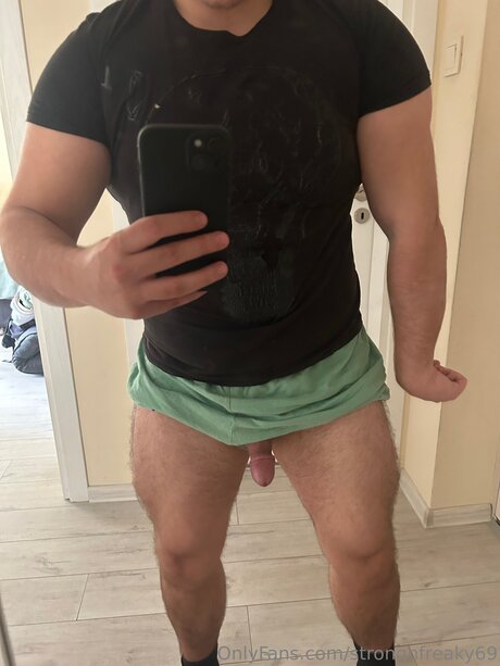 Freakybear69 pornstar hot image
