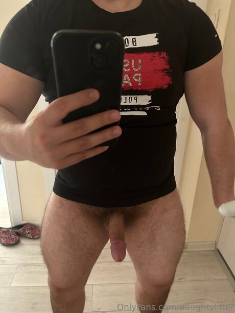 Freakybear69 beautiful model pic