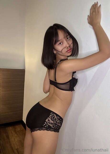 Lunathaii star sexy picture
