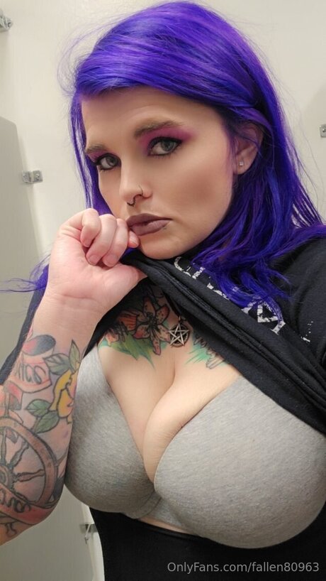 Fallen80963 erotic star pic