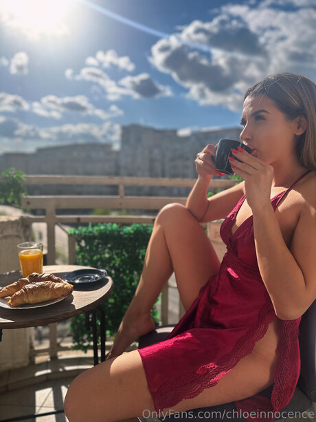 Chloeinnocence model sex photo