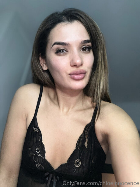 Chloeinnocence erotic model pics