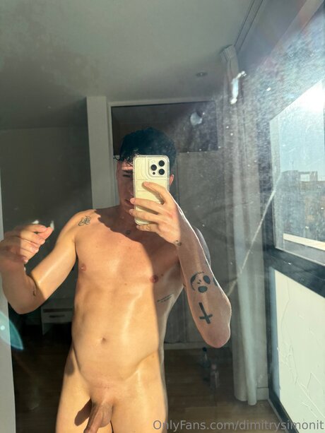 Dimitrysimonit nude model archive