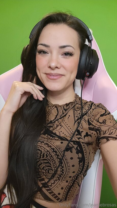 Joaniebrosas pretty pornstar pics