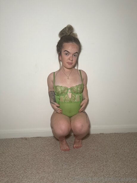 Elliespokes model pornographic photos