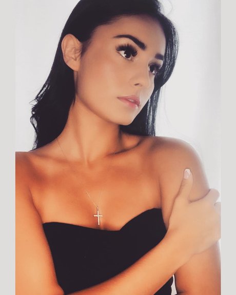Cyndy valerie Gamache Gravel model nice photo