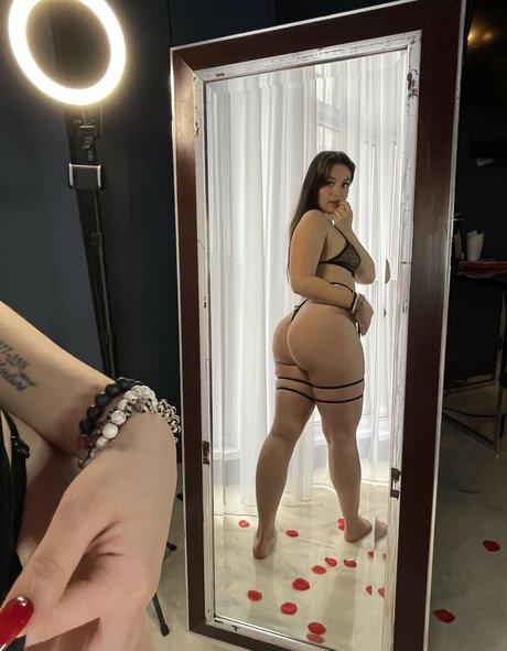 viickkxxo pornstar beautiful pic