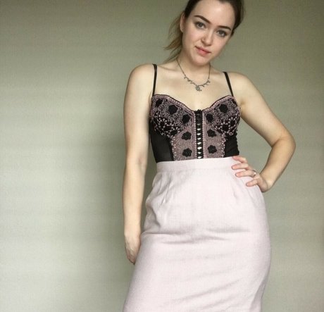 Tori Eaglestone model hot pictures