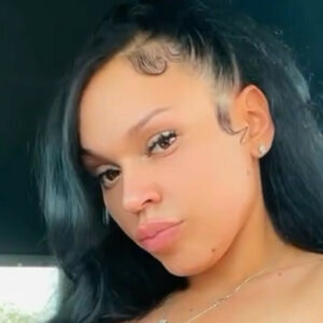 Damndashaa nude model pictures