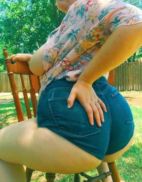 Allisonivyx sex model archive