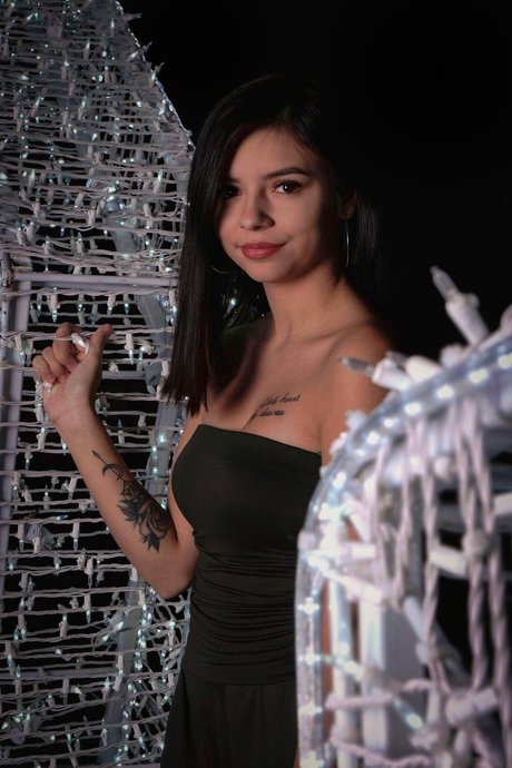 Cassie Luna nice model pic