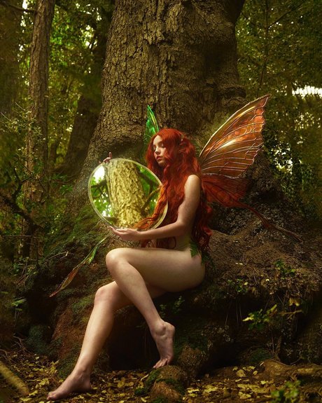 Emily O dette naked model photo