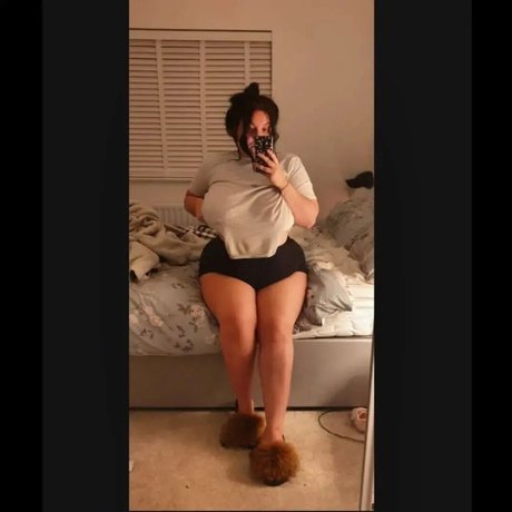 Bexxx  1 top profile image