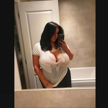 Bexxx  1 profile image